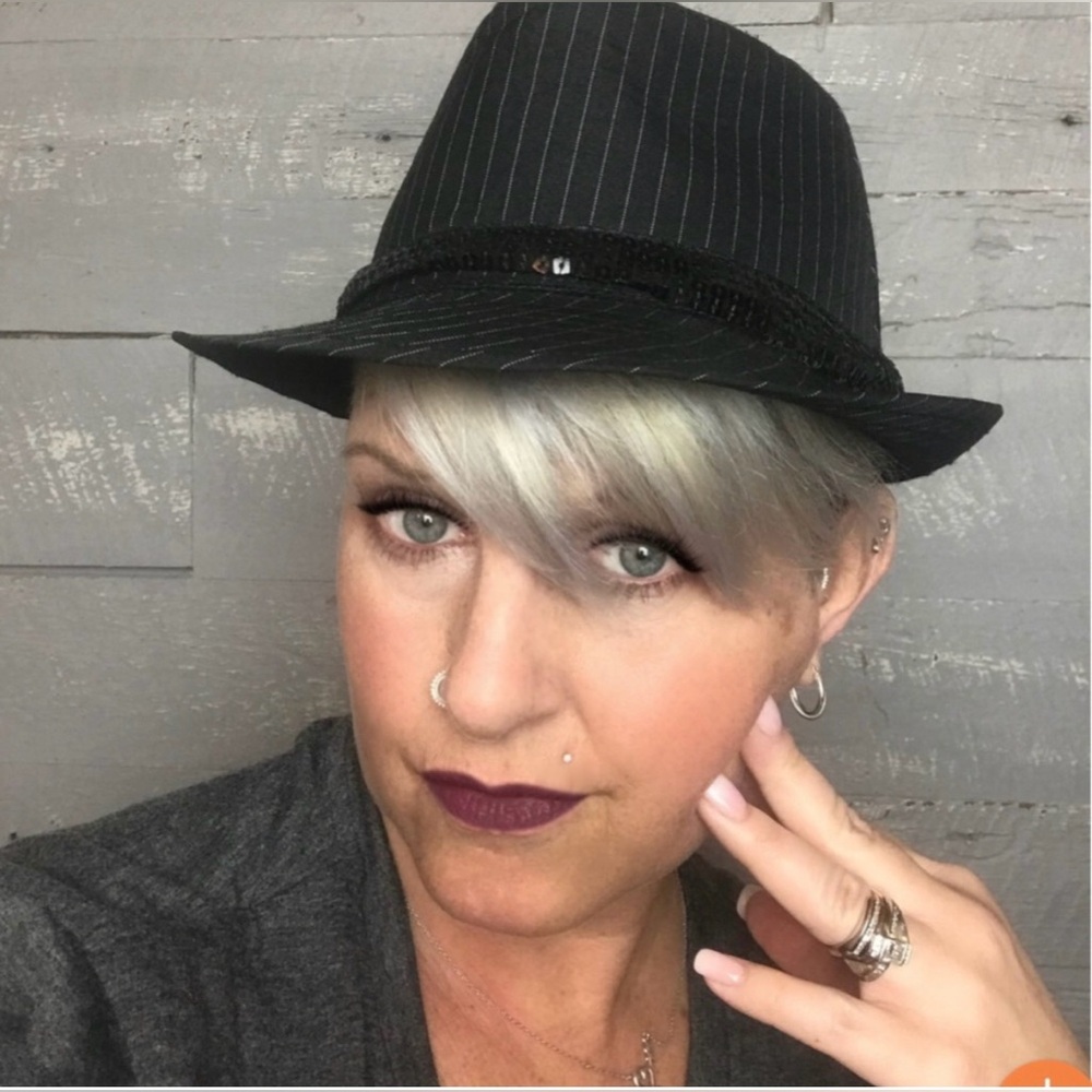 Meet your Posher, Lori